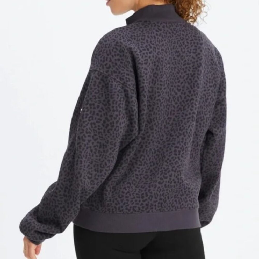 Fabletics Forever Fleece Lined 1/2 zip Comfy Leopard Gray Sweatshirt Small - Picture 2 of 9
